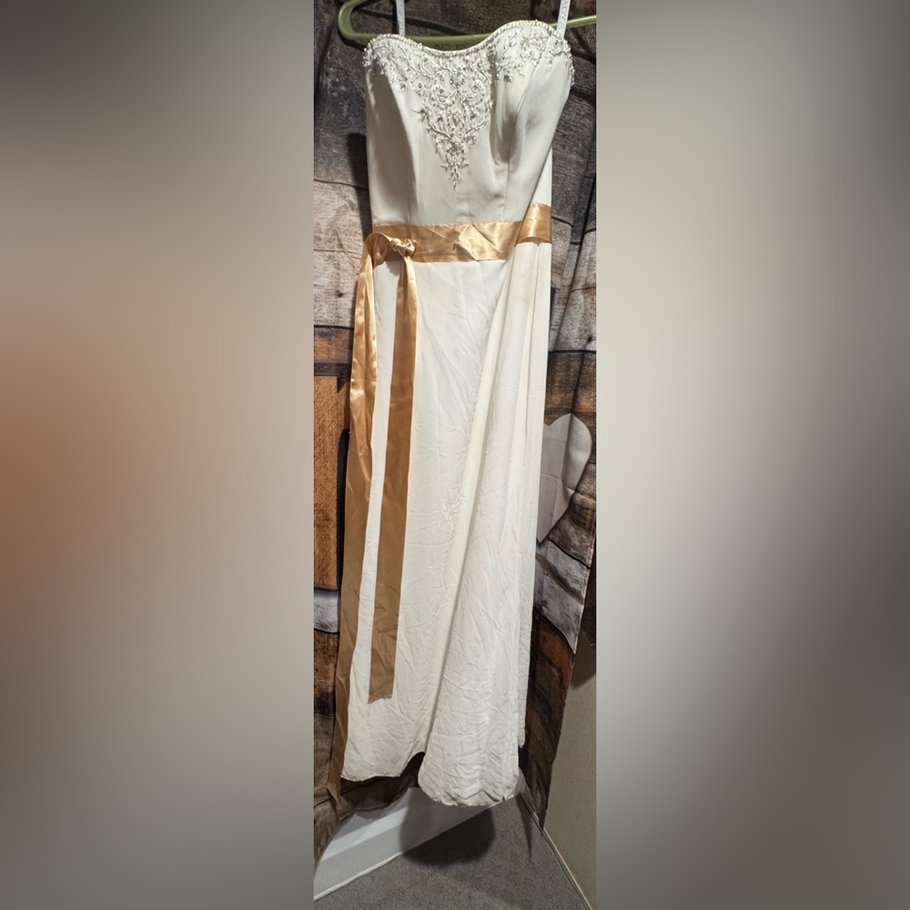 Mary’s Bridal Ivory A Line Strapless Wedding Dress Size 6